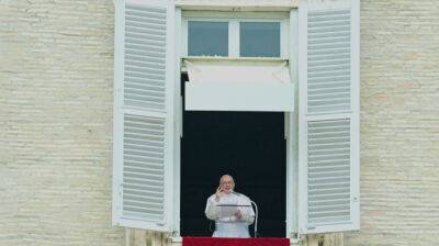 апа Франциск призвал открыть эвакуацию людей из Мариуполя, но не назвал агрессора