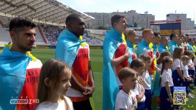 Игроки Шахтера вышли на матч с Хайдуком в футболках с надписью «Save Mariupol»
