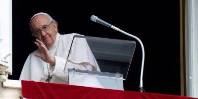«Я страдаю и плачу». Папа Франциск во время воскресной проповеди вспомнил об Украине и мариупольцах