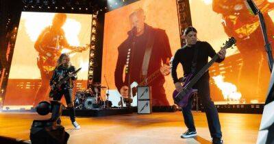 Фанатка группы Metallica родила во время концерта под песню Enter Sandman