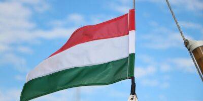 Еврокомиссия продолжает попытки уговорить Венгрию поддержать эмбарго на российскую нефть