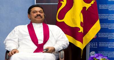 Премьер-министр Шри-Ланки ушел в отставку на фоне протестов