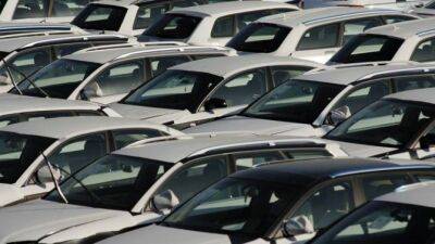 Продажи новых автомобилей в России в апреле 2022 года упали в 4,6 раза