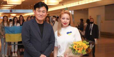 «Великий друг». Тина Кароль встретилась в Токио с японским миллиардером, который пожертвовал Украине 8,7 млн долларов