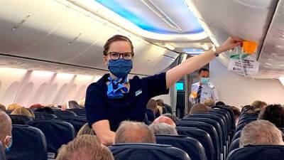 В ЕС отказываются от обязательных масок в самолетах и &#8203;&#8203;аэропортах