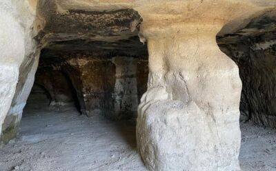 Пещеры в Акротири и Вуни: раннехристианское наследие