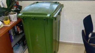 Обвинение: житель Акко обчистил дом престарелых и вывез украденное в мусорном баке