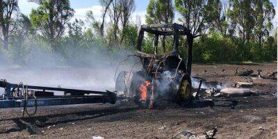 Российский самолет атаковал трактор в Харьковской области