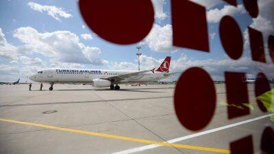 «Мир», тур, май: Turkish Airlines перестали принимать к оплате нацкарты