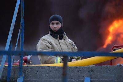 Сильный пожар в Киеве, кинотеатр превратился в факел: зарево было видно издалека