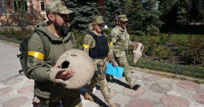 Одесская ТрО нашла старинные амфоры во время рытья окопов (ФОТО)