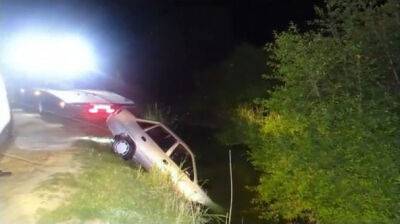 В Самаркандской области "Нексия" вылетела в канал. Погибли три человека, в том числе двое подростков