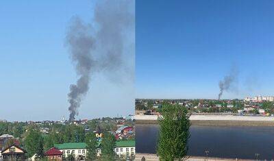 В Тюмени в СНТ «Строитель» загорелась дача. Дым можно увидеть даже в центре города