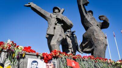 Мартиньш Стакис - Латвийский Сейм разрешил сносить в стране советские военные памятники - svoboda.org - Россия - Украина - Рига - Латвия