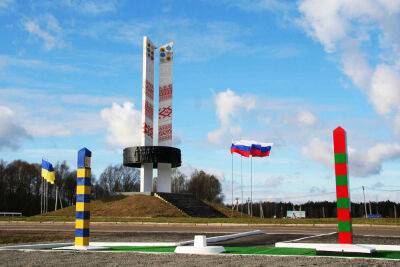 На Чернігівщині ліквідують монумент "Три сестри", присвячений "дружбі" України, Білорусі та РФ