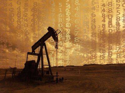 Мировая добыча нефти в апреле снизилась до 98,1 млн баррелей в сутки из-за сокращения добычи в РФ