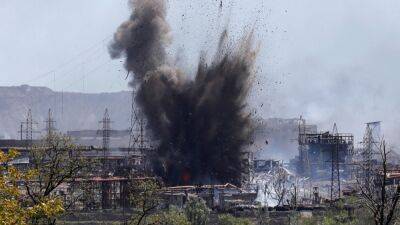 Киев сообщил о "трудных переговорах" по эвакуации раненых с "Азовстали"