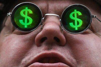 Аналитик Маслов: доллар вряд ли будет долго стоить 60 рублей - это "разорвет" российский бюджет