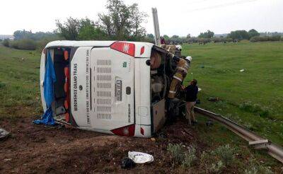 В Казахстане перевернулся автобус из Узбекистана. Два человека погибли, свыше 40 – пострадали