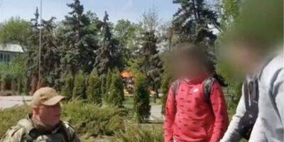 В Скадовске дети заявили российскому оккупанту, что Бандера для них «батько» — видео