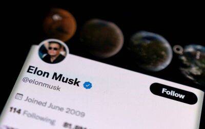 Маск: сделка по покупке Twitter приостановлена