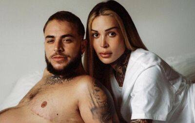 Беременный мужчина стал героем рекламной кампании Calvin Klein