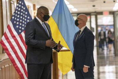 Резников обсудил с главой Пентагона практическую реализацию ленд-лиза для Украины