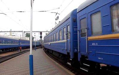 В украинских поездах снова будут продавать хот-доги и сэндвичи