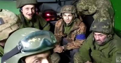 "Мы не мученики": защитники "Азовстали" показали улыбки и обратились к украинцам (ВИДЕО)
