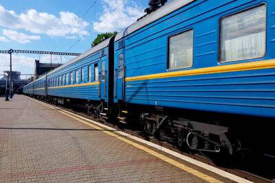 "Укрзалізниця" припиняє курсування евакуаційних поїздів: залишиться лише один