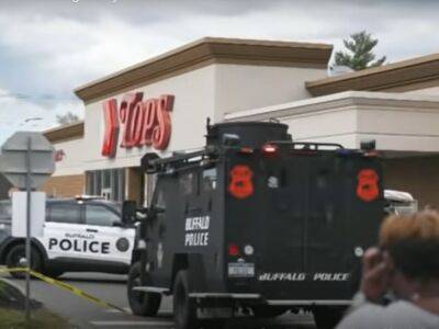Жертвами стрельбы в супермаркете в американском Буффало стали по меньшей мере 10 человек