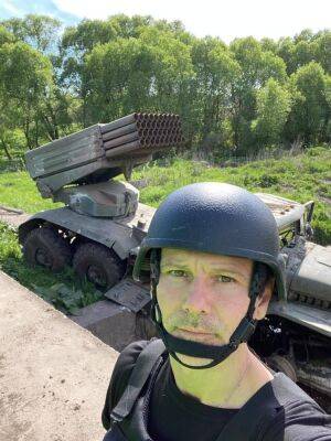 "І так буде з кожним": Вакарчук показав останки розбитої колони армії РФ під Харковом