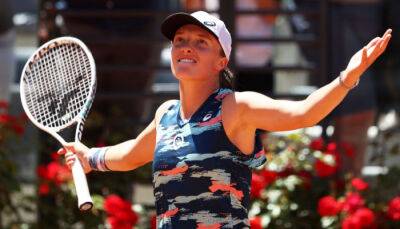 Швентек обыграла Жабер и стала чемпионкой турнира в Риме во второй раз подряд