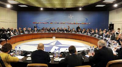 В новой стратегии НАТО Россию обозначат как "непосредственную угрозу" – Bloomberg