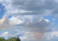 После обстрела над Краматорском расползается огромное облако красного дыма. Видео - vlasti.net - Славянск - Краматорск