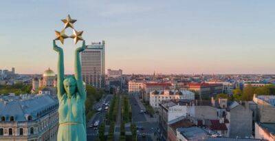 Латвийцы чувствуют все меньше свободы — опрос