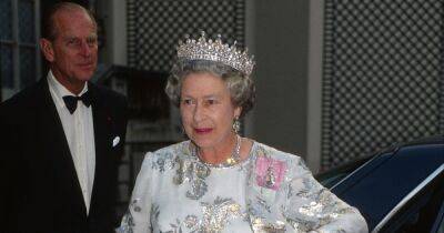 Пять нарядов королевы. Как Елизавета II отмечала свои юбилеи правления