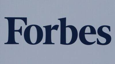 Российский Forbes приостанавливает выпуск бумажного журнала