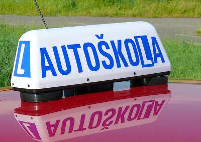 В Чехии лишенный прав ученик автошколы сел за руль пьяным