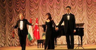 В Душанбе 30-летие дипотношений Таджикистана и Турции отметили концертом известных турецких артистов