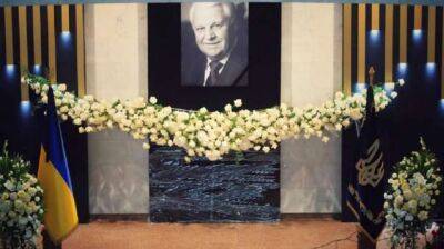 Похороны Леонида Крачука: кто пришел попрощаться с первым президентом (ФОТО)