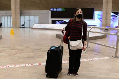 Израиль отказывается от защитных масок для авиапассажиров