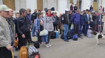 В Луганской области россияне обстреляли из "Градов" эвакуационный автобус
