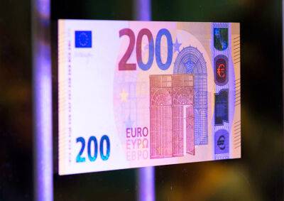 Представлены новые банкноты 100 и 200 евро