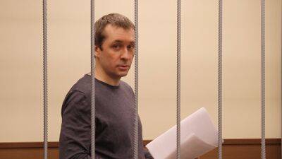 Суд назначил 16 лет колонии полковнику МВД Захарченко по делу о взятках