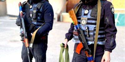 ГБР уличило в госизмене полицейских из Купянска, отдавшим оккупантам оружие и боеприпасы