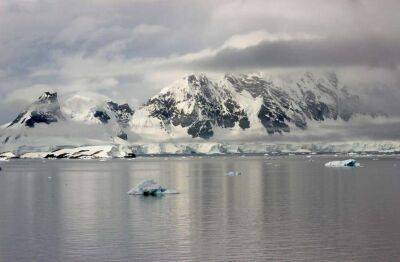 Ученые обнаружили в Антарктиде озеро размером с город (Фото)