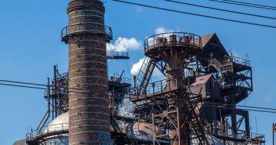 Восстанавливать разрушенные металлургические заводы на Востоке вряд ли будут - мнение