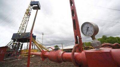 Захарова заявила о переориентации экспорта энергоносителей России на восток
