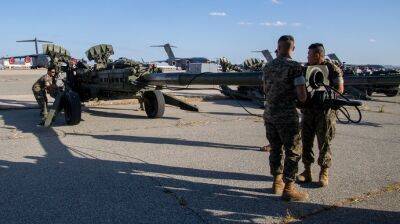 Морские пехотинцы США показали, как готовят гаубицы к отправке в Украину